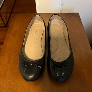 Lands End Black Leather Flats